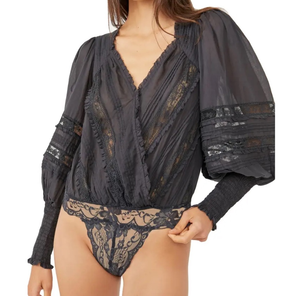 Free People Eloise Smocked Bodysuit Black Women Size Small $118 long sleeves NWT - Picture 3 of 10